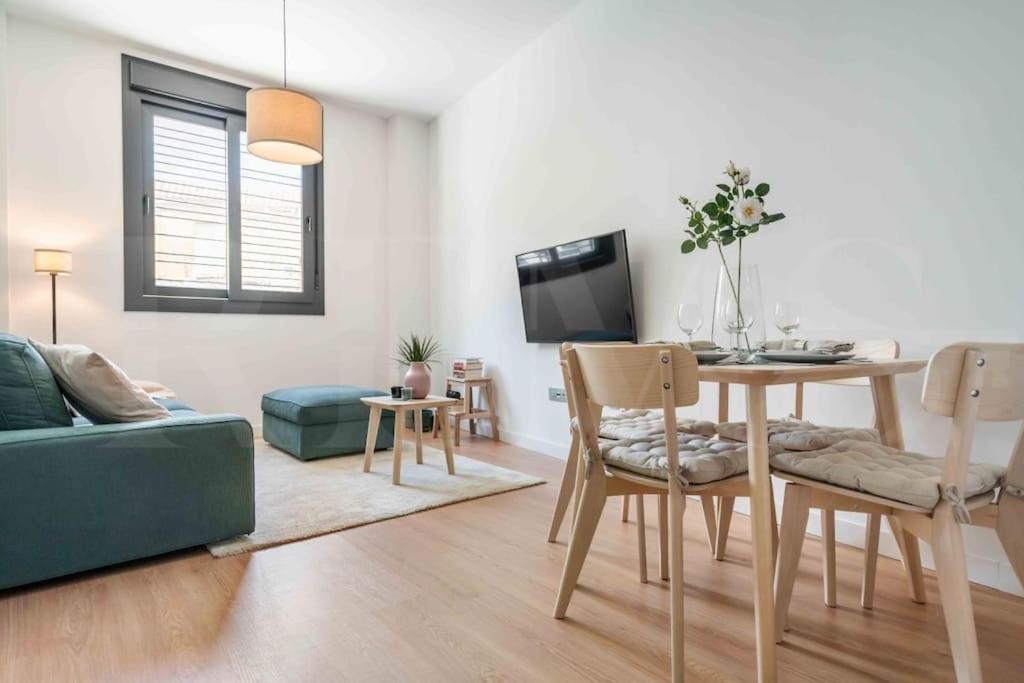 Fresh & Stylish Apartment With Parking By Rems Málaga Kültér fotó