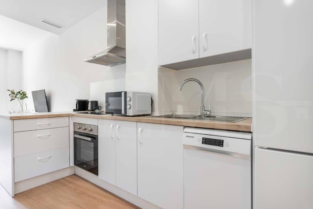 Fresh & Stylish Apartment With Parking By Rems Málaga Kültér fotó